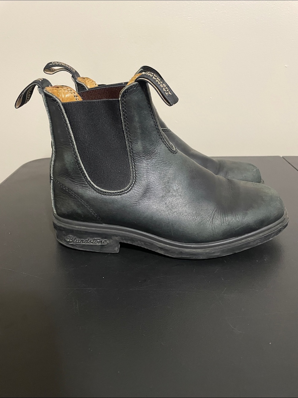 Blundstone Black Leather Boots Size 4.5 AUS *Selling as is